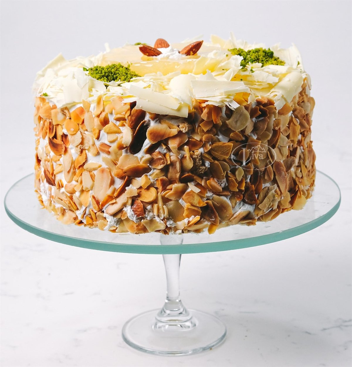 Ananaslı Bademli Pasta