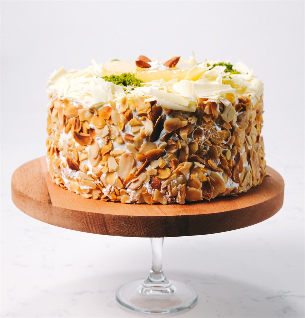 Ananaslı Bademli Pasta