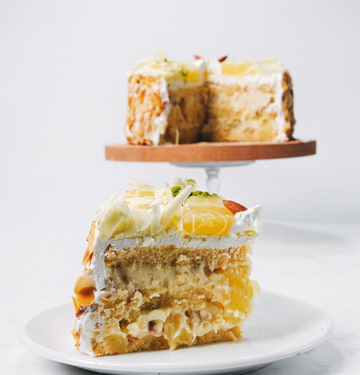 Ananaslı Bademli Pasta