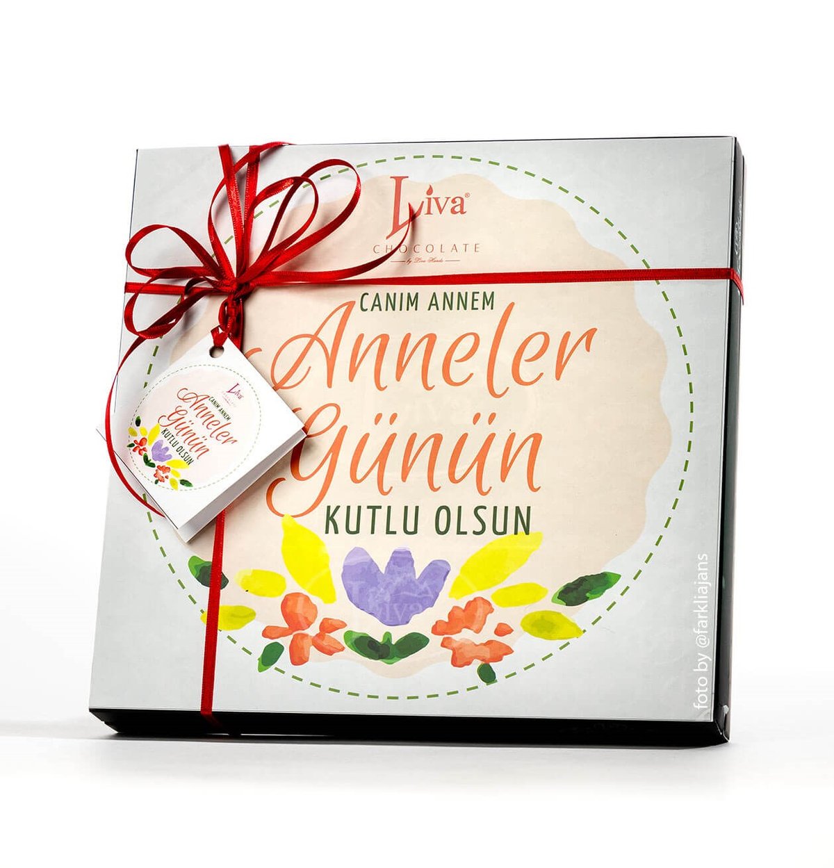 Anneler Günü Çiçek Sargılı Madlen 48'li Paket