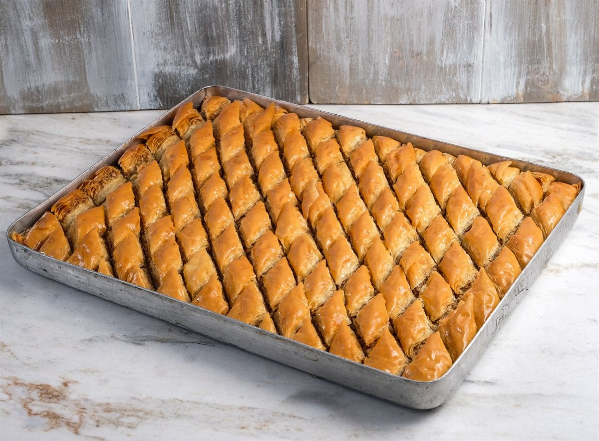 Cevizli Ev Baklavası 1 Tepsi
