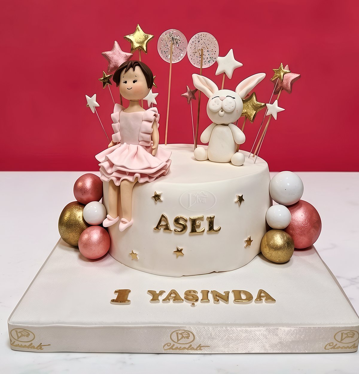 Cici Kız ve Tavşanı Özel Pasta