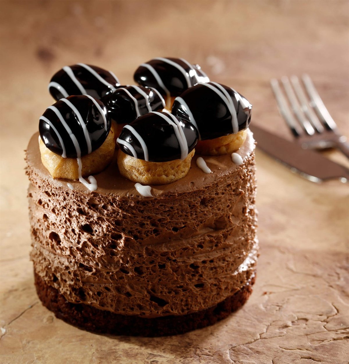 Çikolatalı Profiterollü Moisse