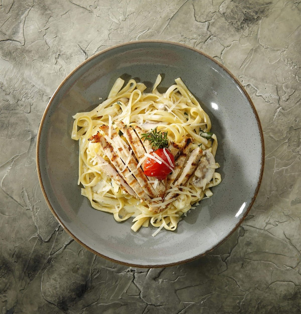 Fettuccine Alfredo