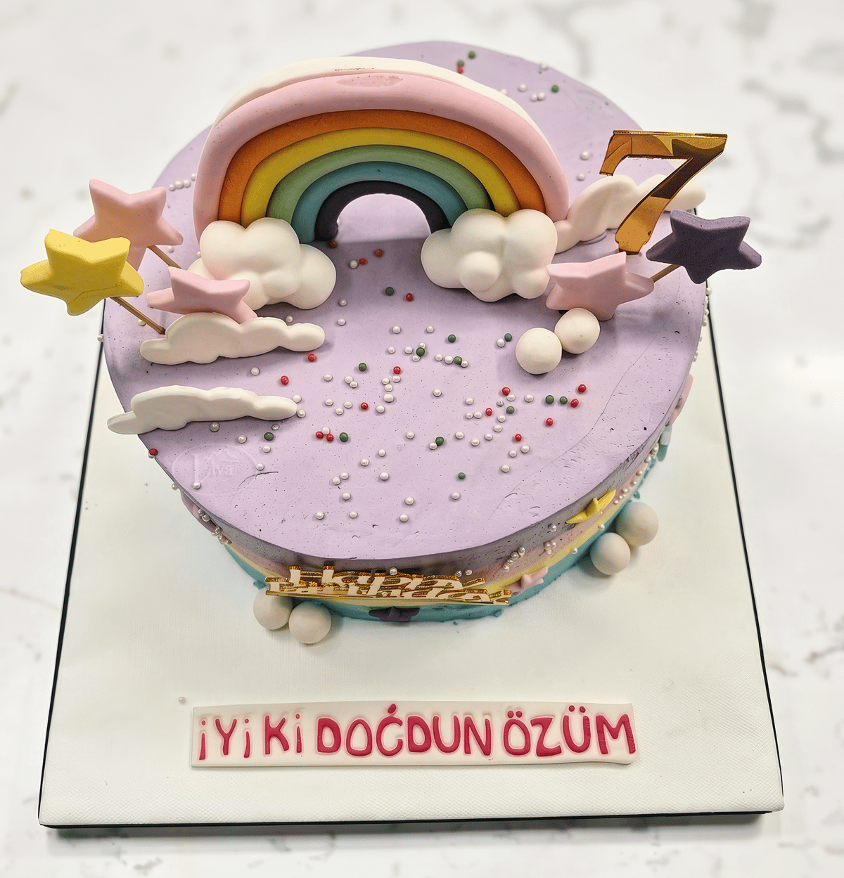 Gökkuşağı Bulut Özel Pasta