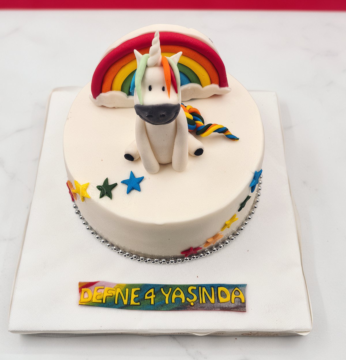 Gökkuşağı ve Sevimli Unicorn Özel Pasta