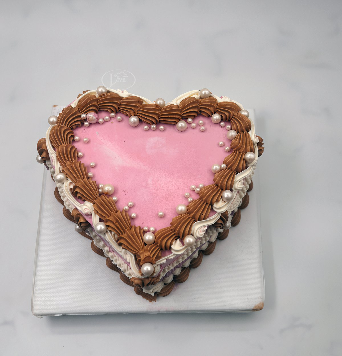 İnci Kalp Buttercream Özel Pasta