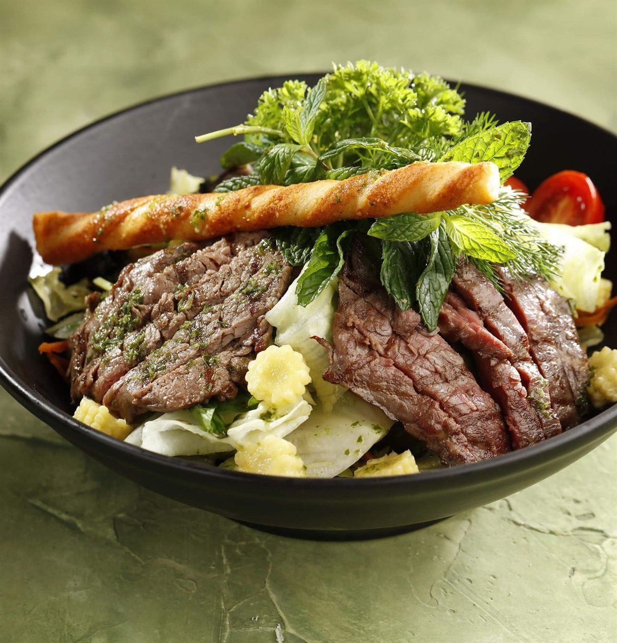 Izgara Biftekli Salata