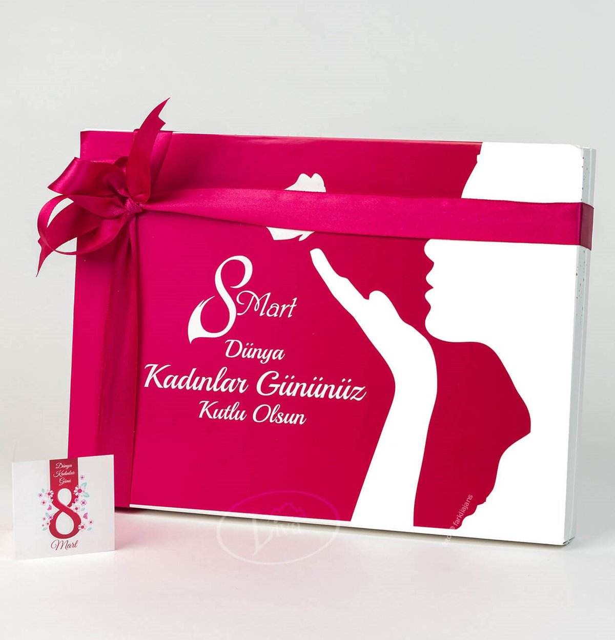 Kadınlar Günü Kelebek Sargılı Madlen 72'li Paket 