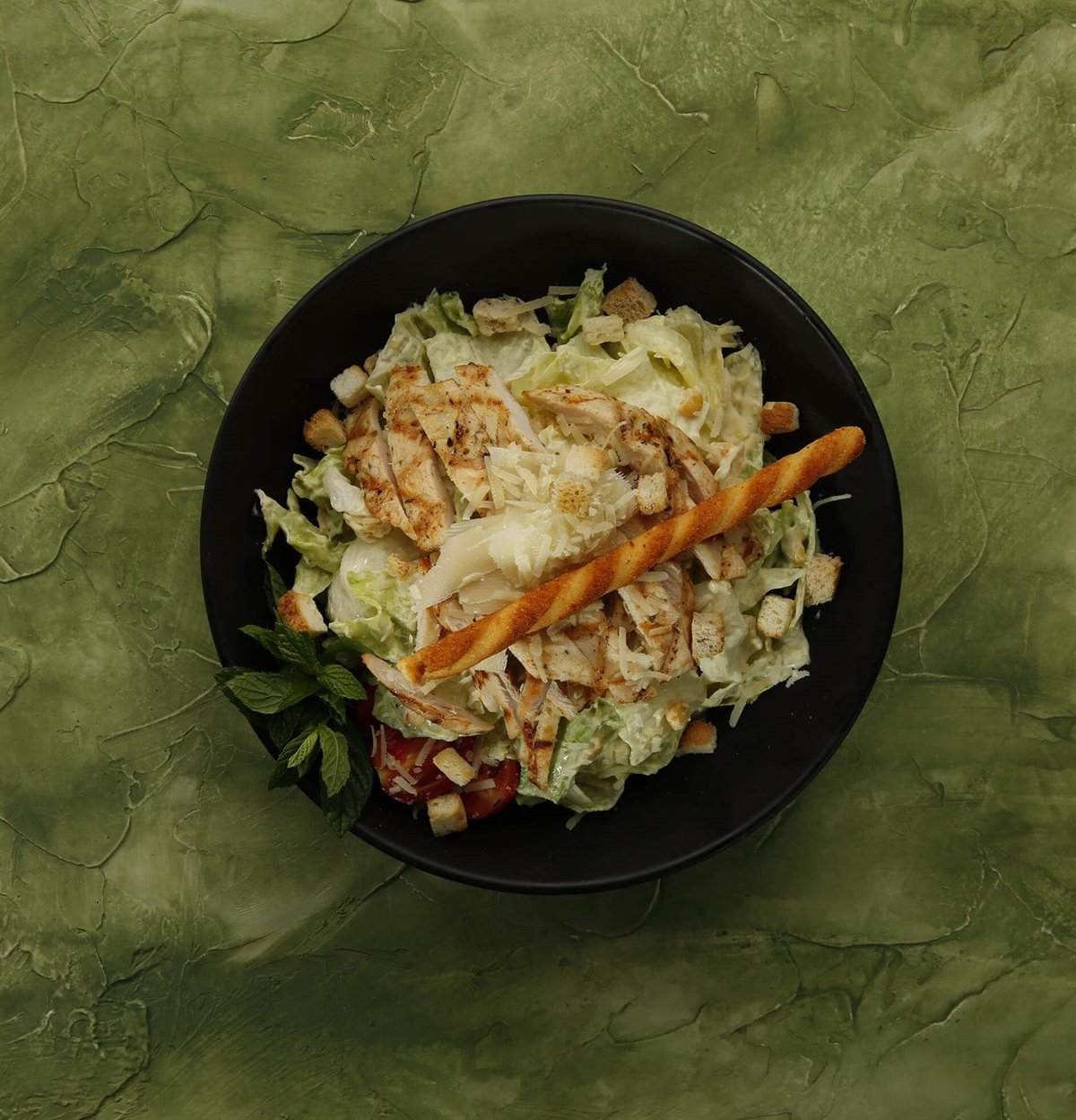 Klasik Tavuklu Sezar Salata