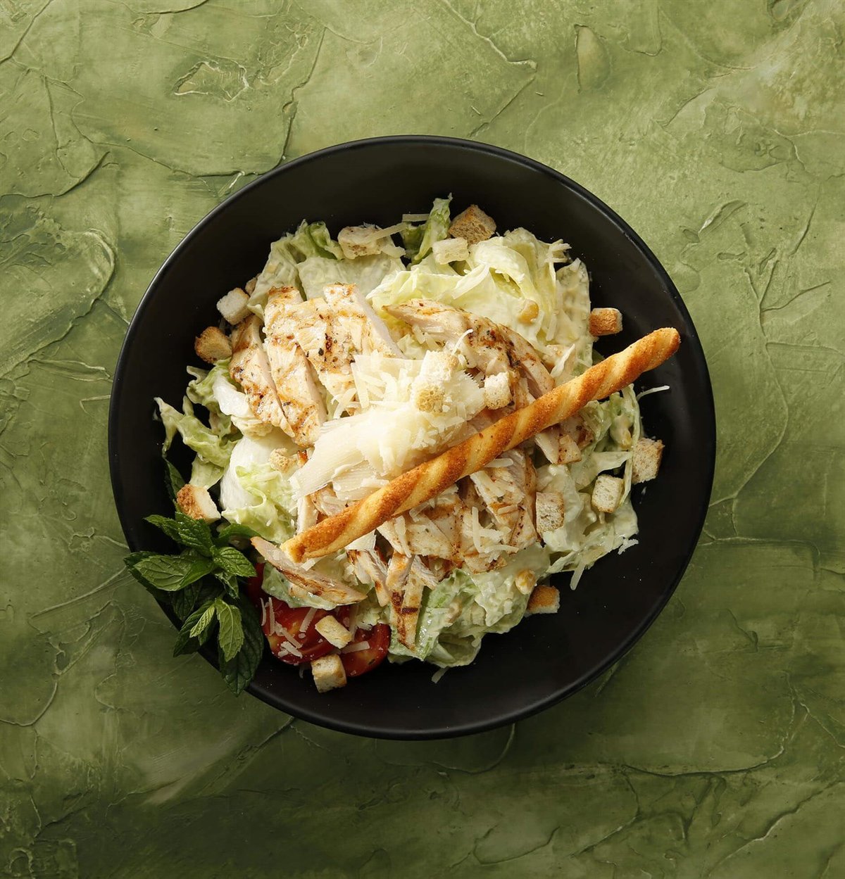 Klasik Tavuklu Sezar Salata