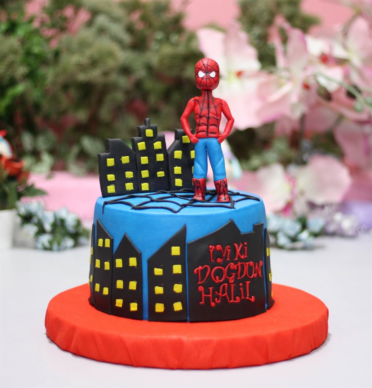 Liva Kahraman Spiderman Özel Pasta