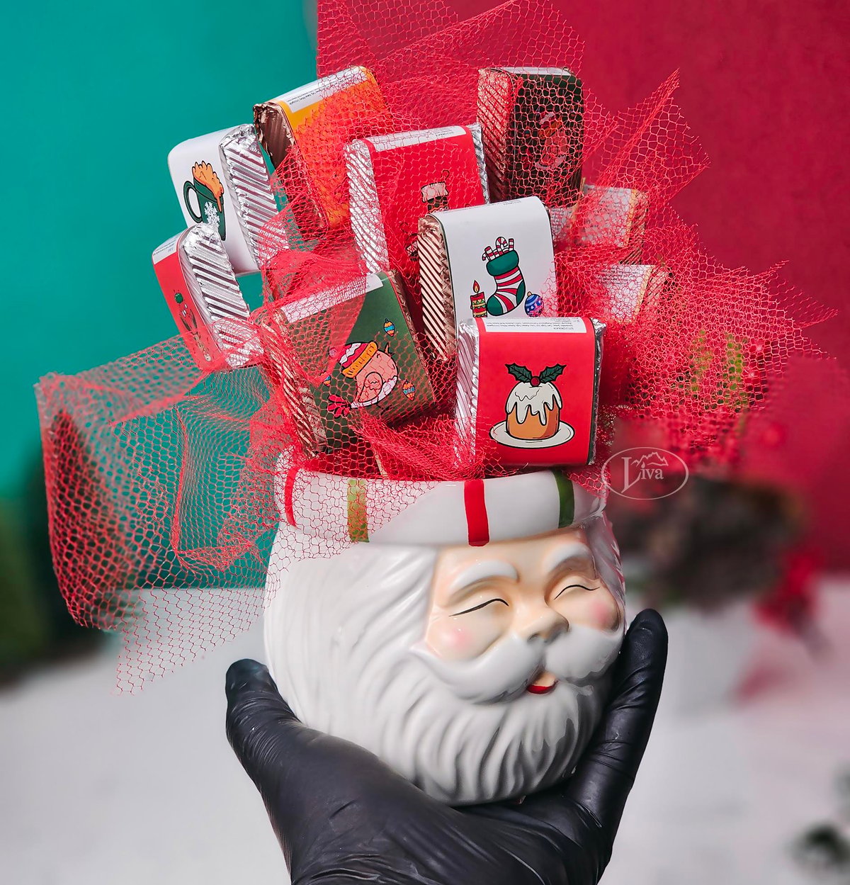 Liva Neşeli Noel Baba Çikolata Sunumu