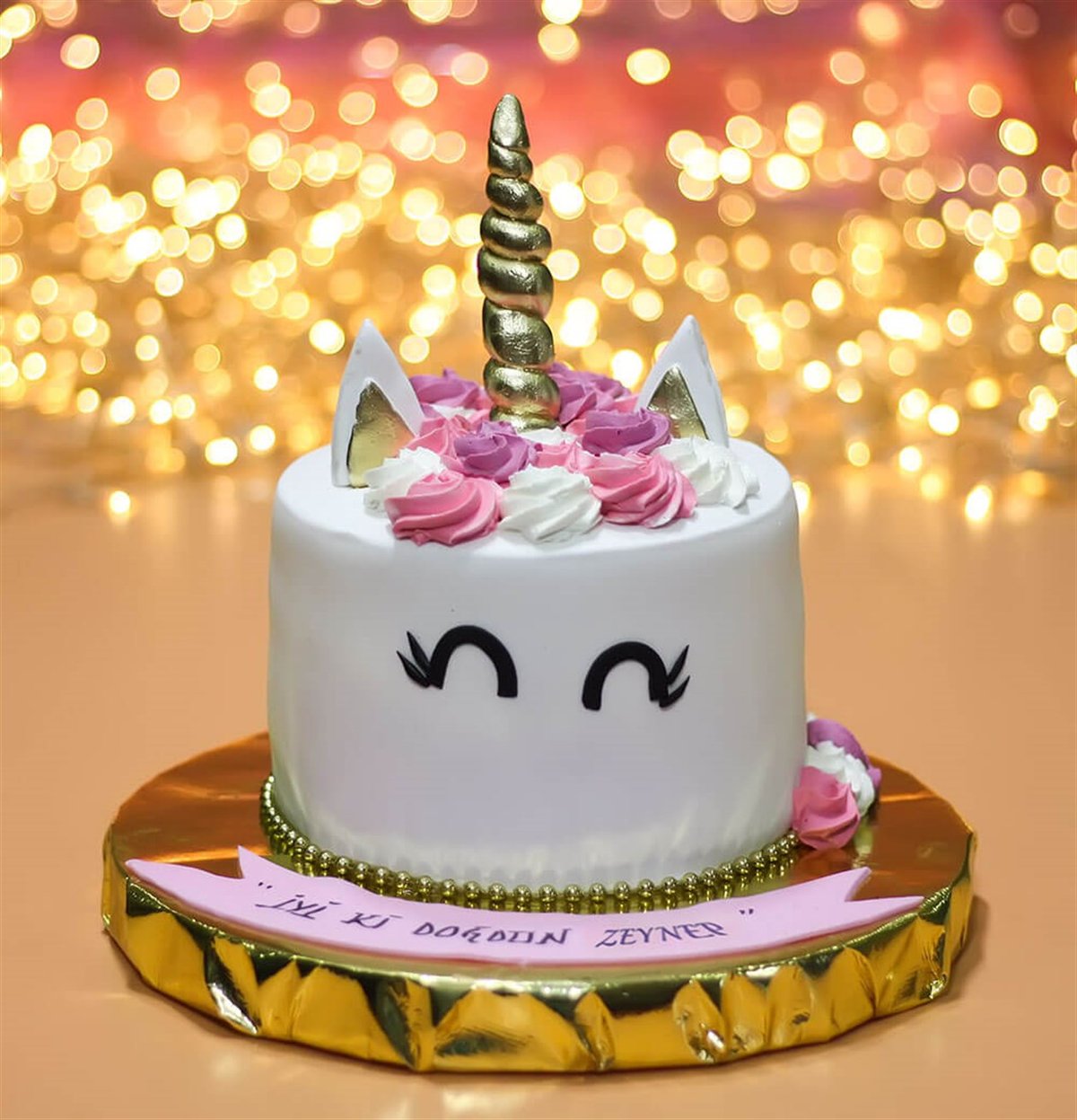 Liva Unicorn Renkli Özel Pasta