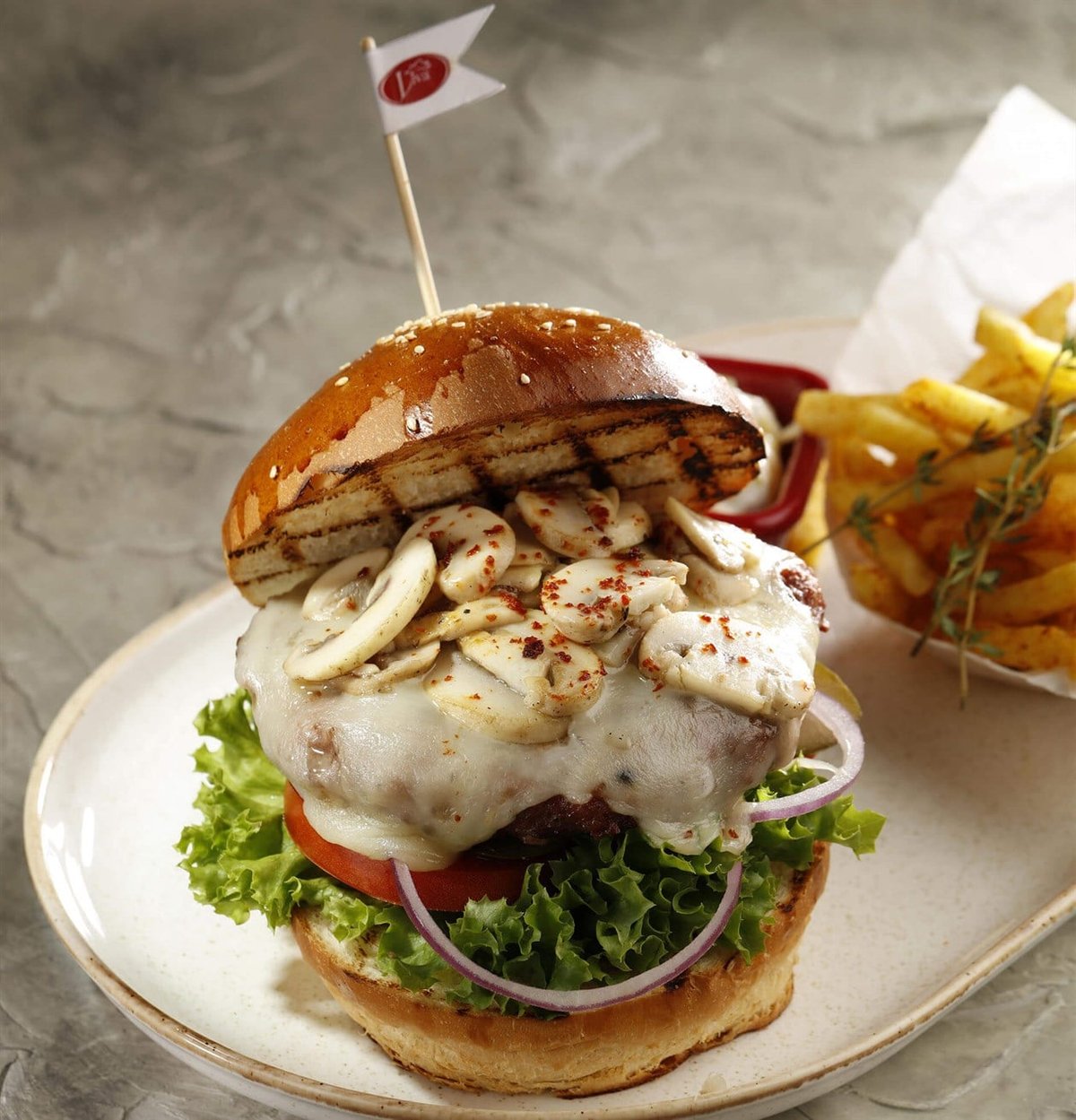 Mantarlı Kaşarlı Burger