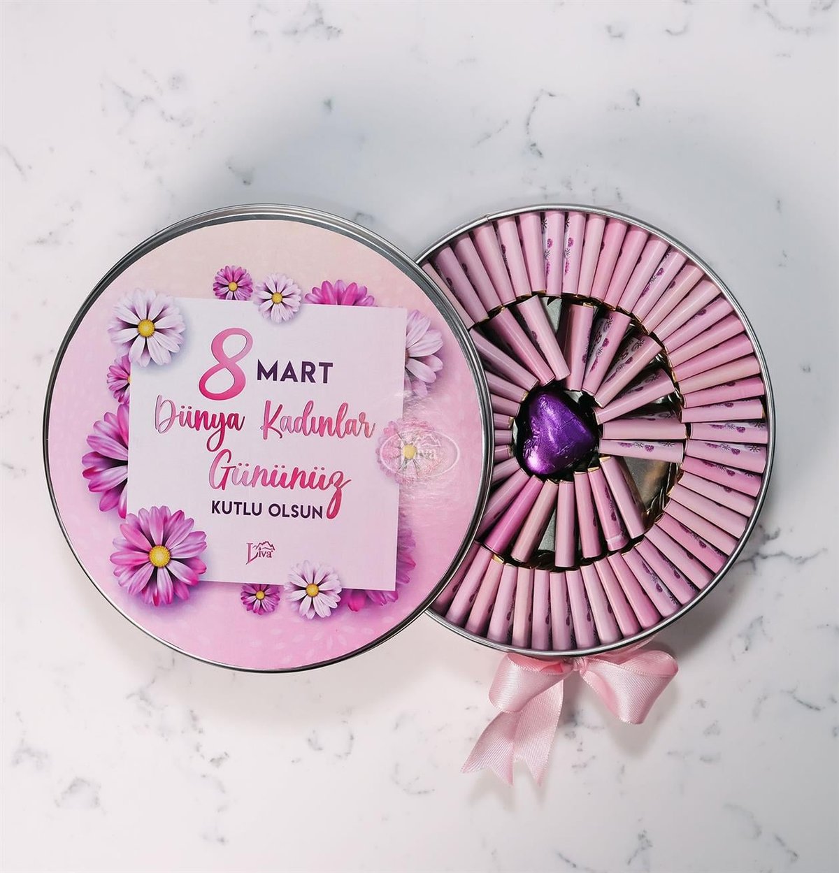 Metal Kutu 8 Mart Kadınlar Günü Tasarım (80 Adet Napoliten Çikolata)