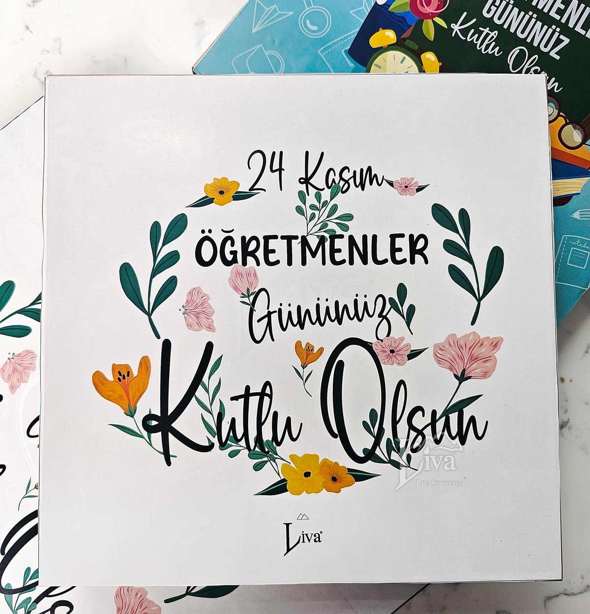 Öğretmenler Günü Çiçekli Tasarım Sargılı Madlen Çikolata 48'li Paket