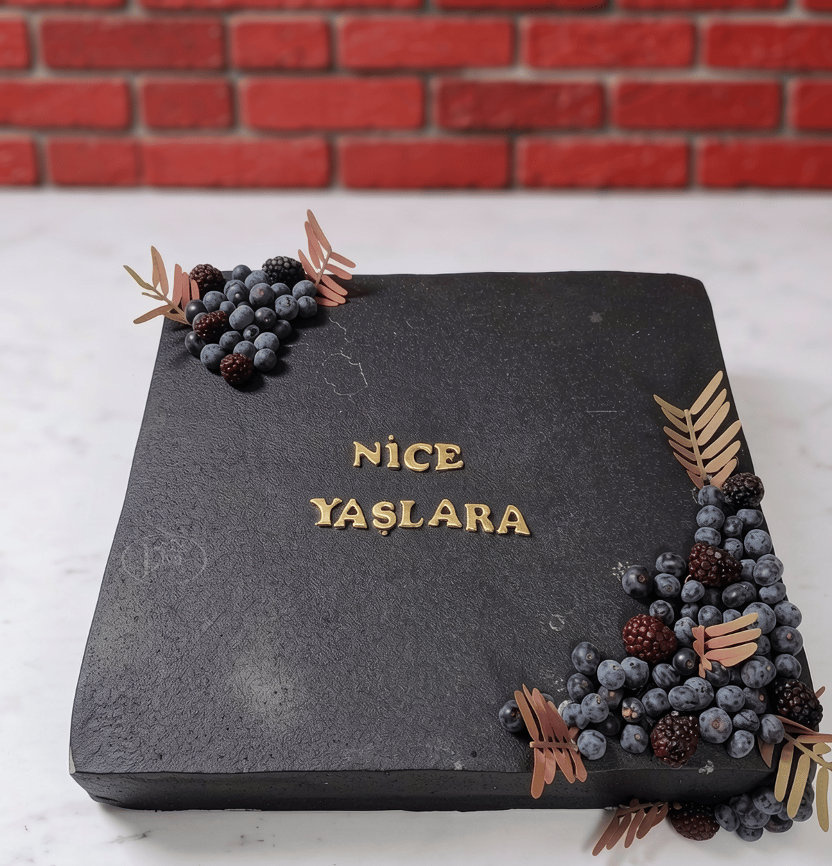 Orman Meyveli Gece Özel Pasta