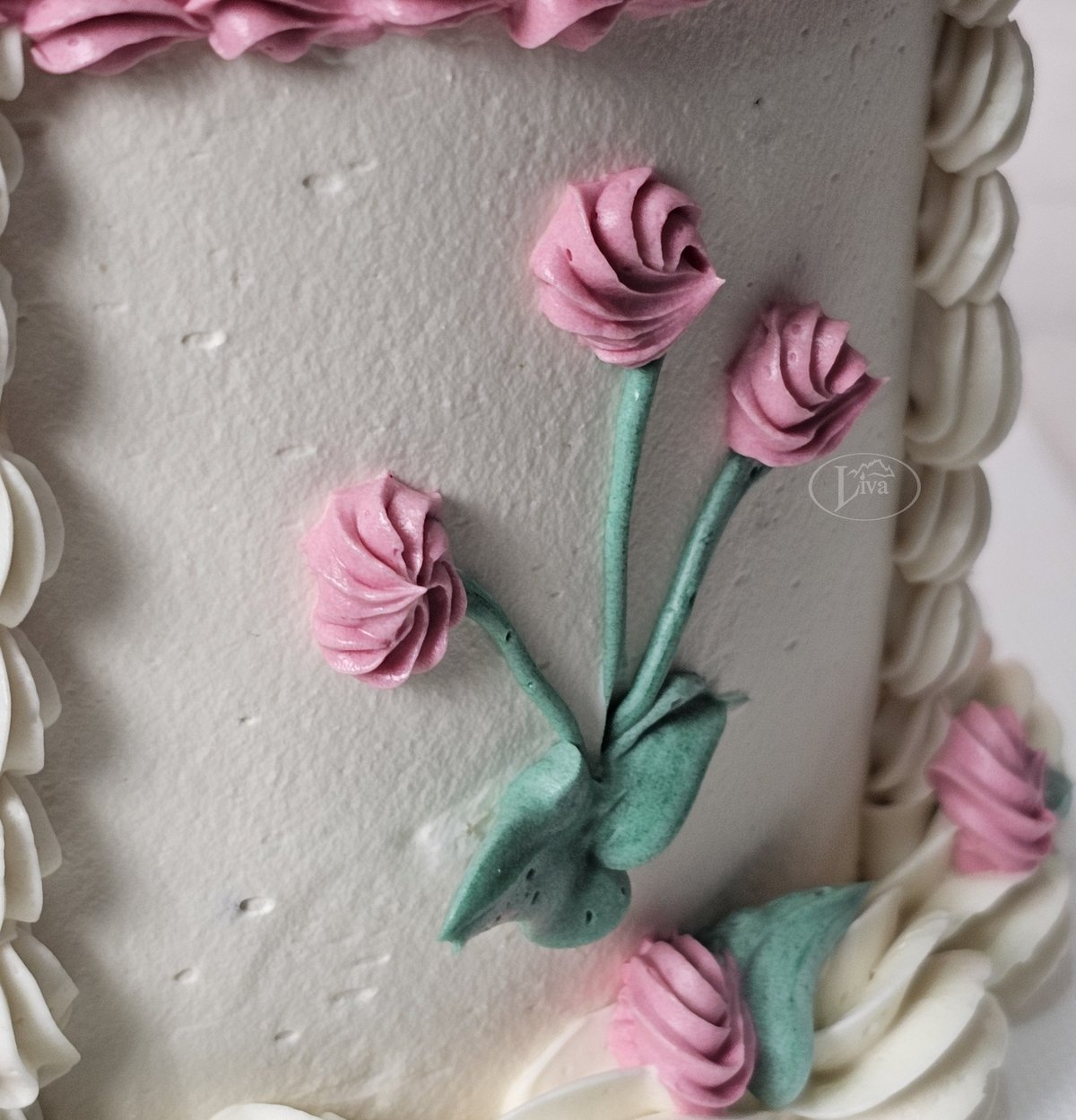 Pembe Çiçekli Buttercream Özel Pasta