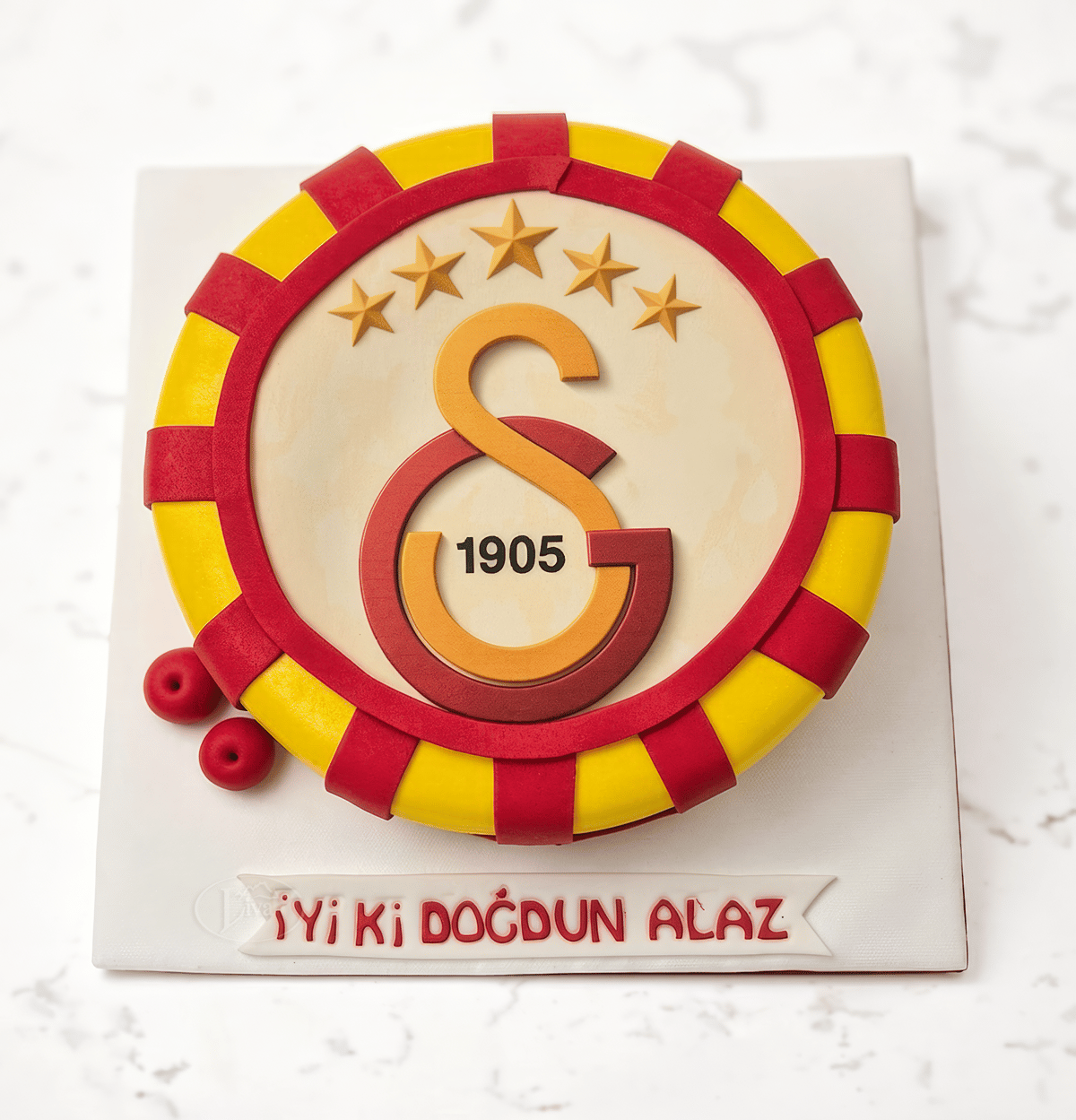 Sarı Kırmızı Sevdamız Özel Pasta