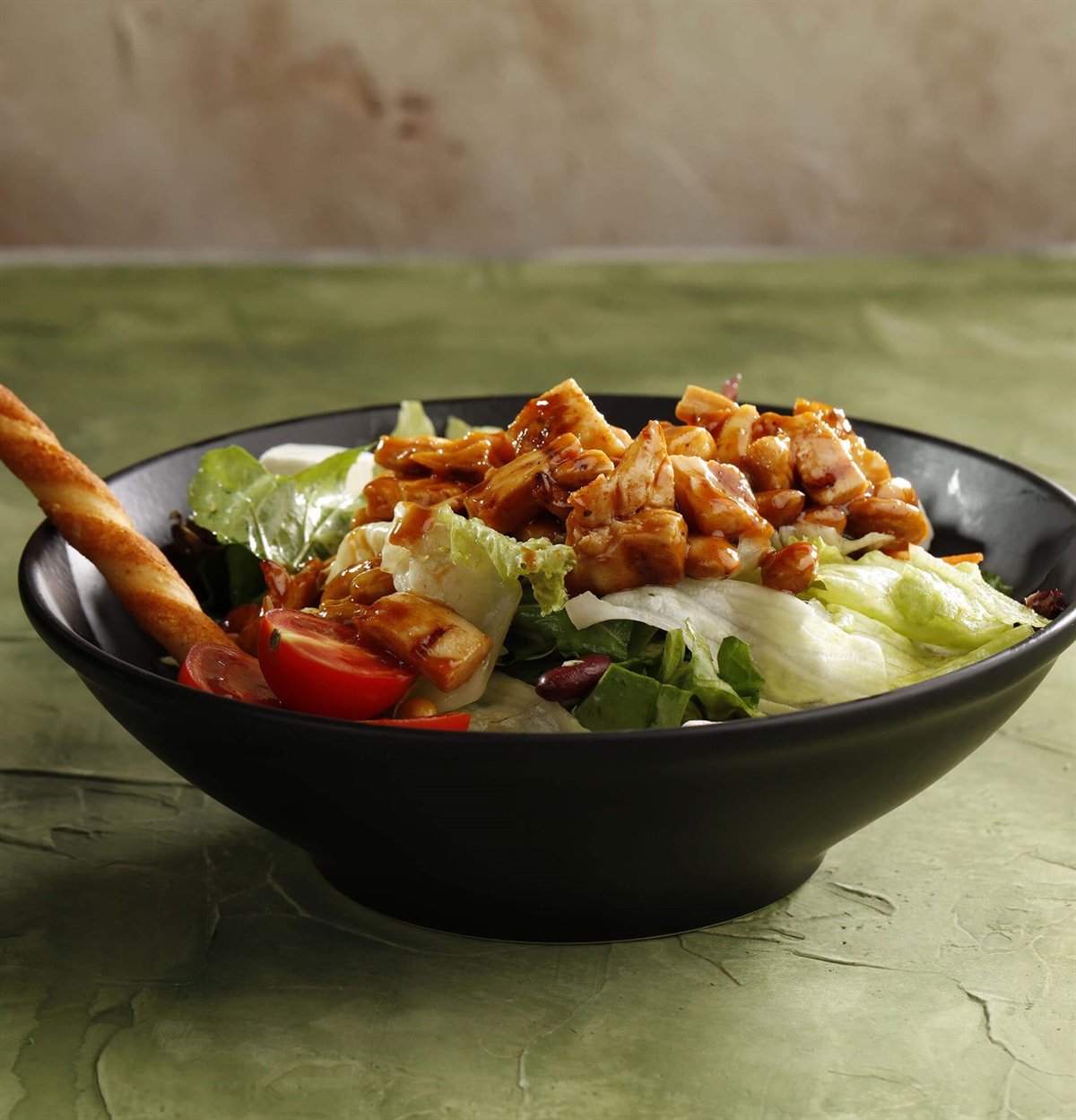 Tavuklu Bademli Salata