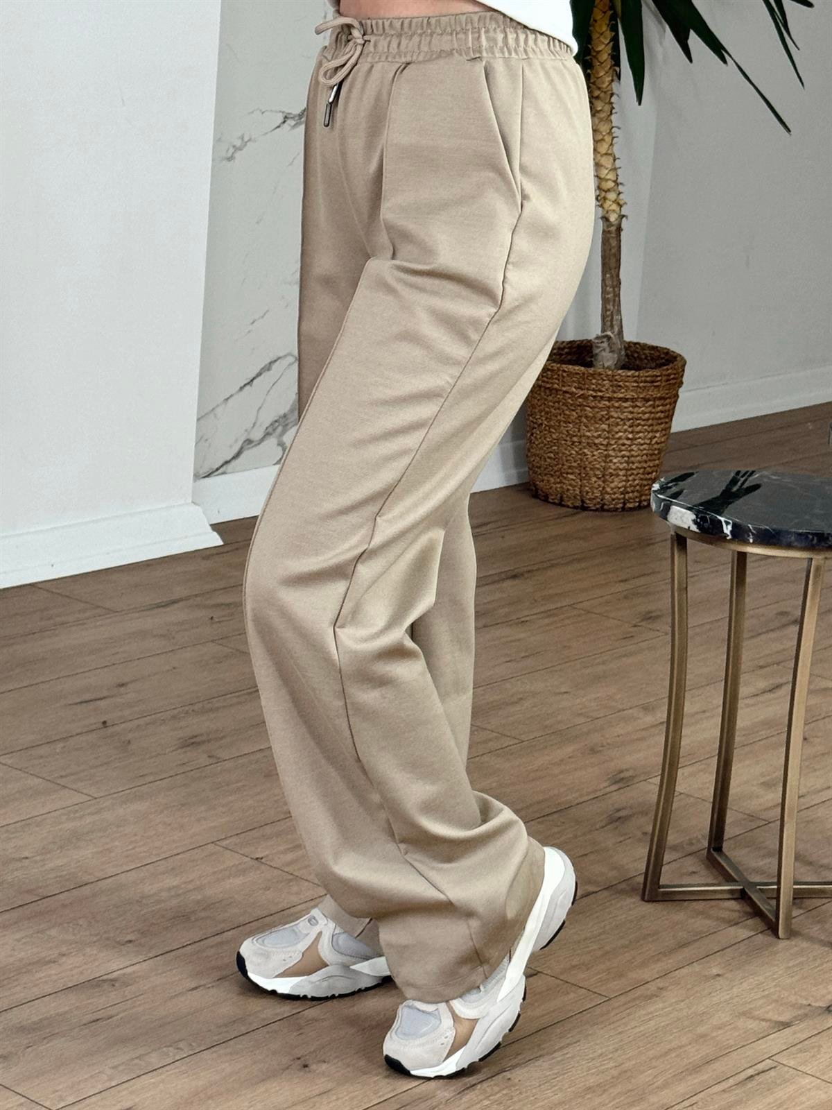 Beli Bağcıklı Cımalı Pantolon CAMEL