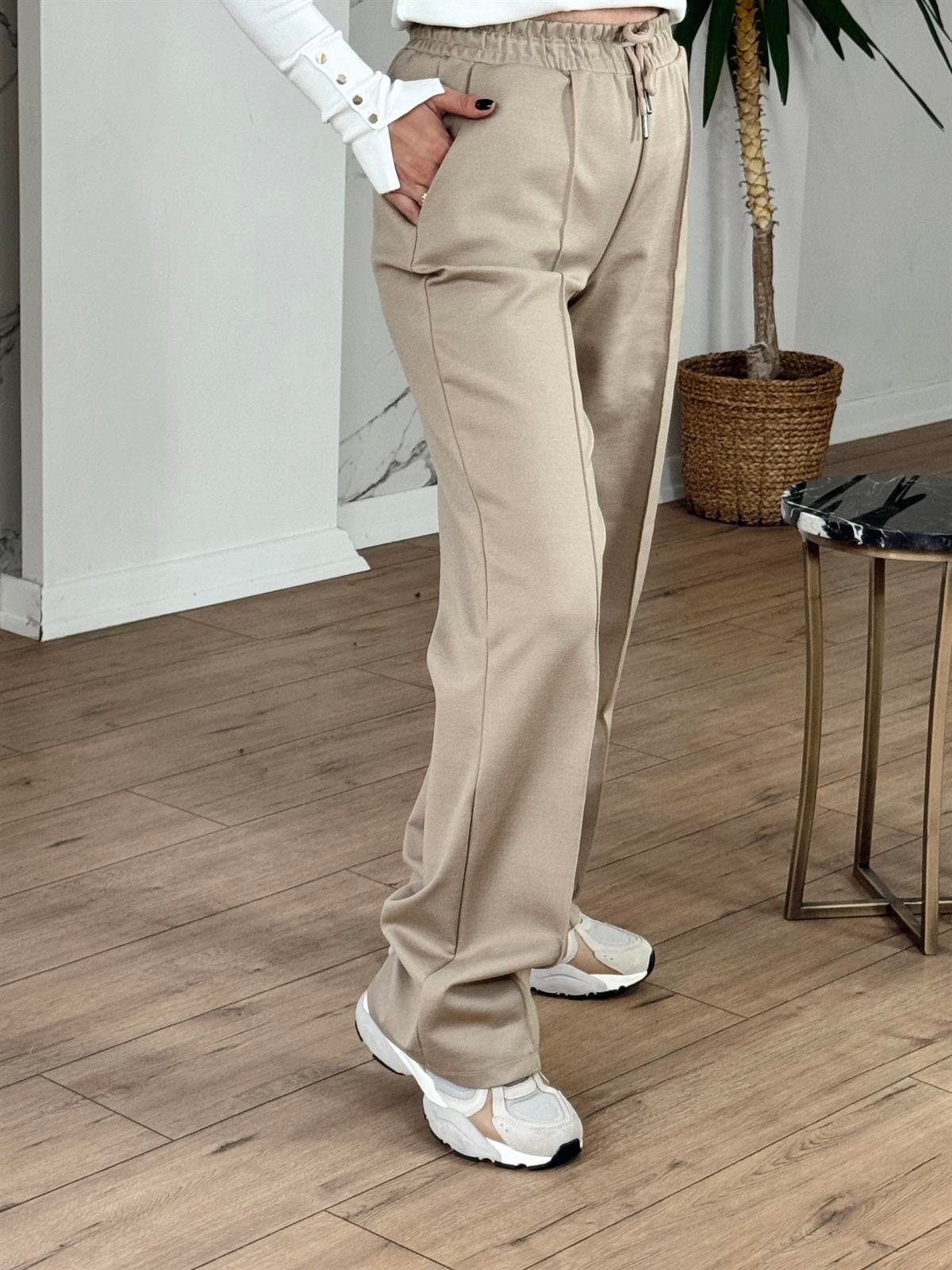 Beli Bağcıklı Cımalı Pantolon CAMEL