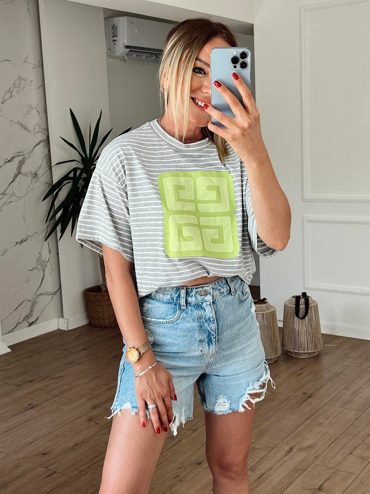 Çizgili Ön Baskılı Tshirt GRİ
