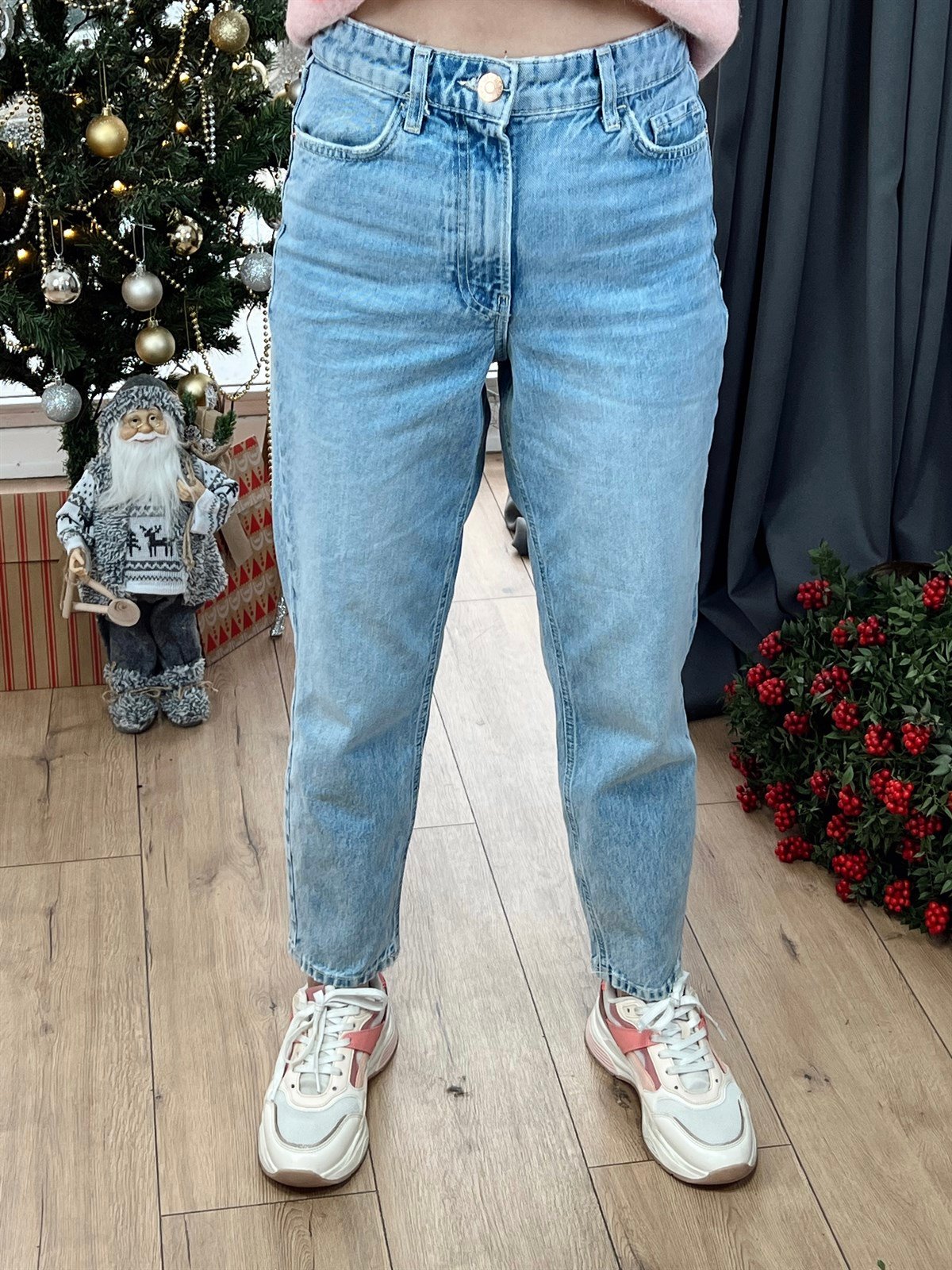 High Rise Mom Jean