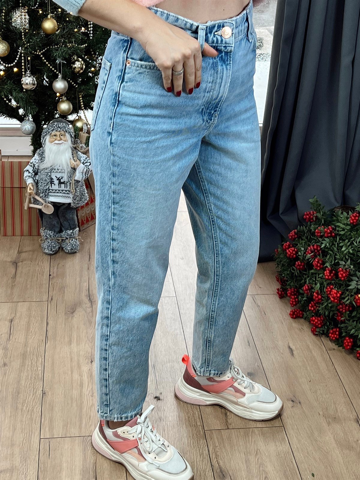 High Rise Mom Jean
