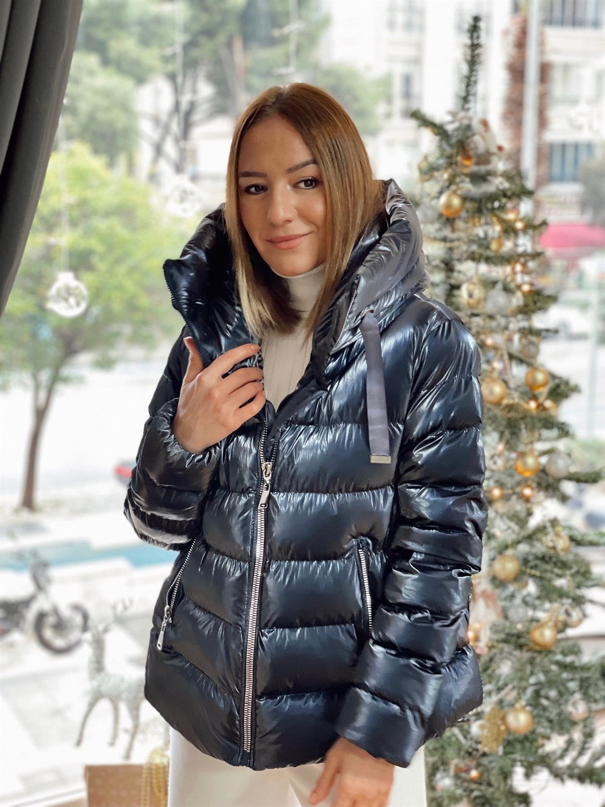 Kapüşonlu Parlak Tasarım Mont Lacivert
