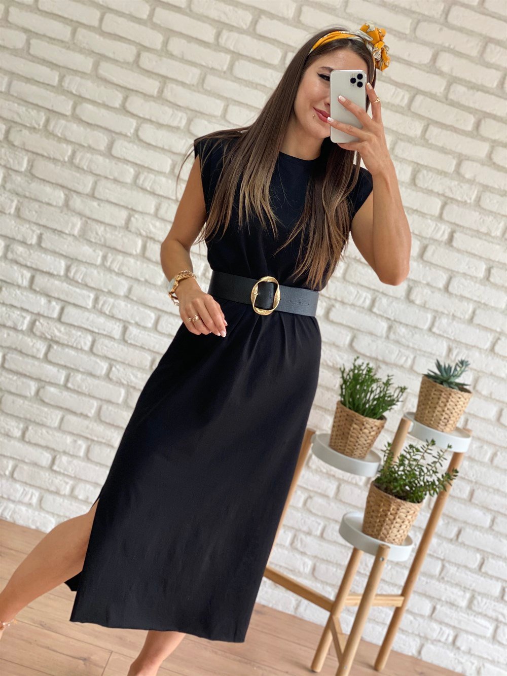Siyah Vatkalı Elbise