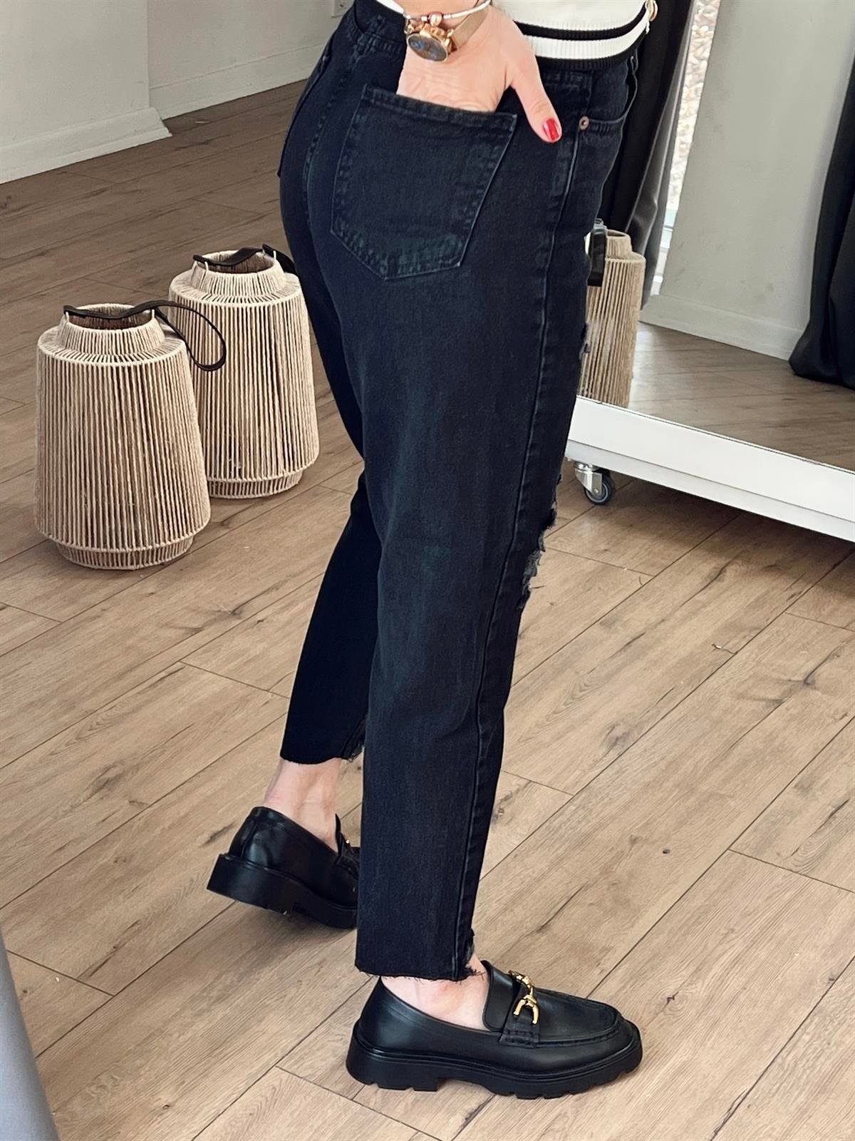YIRTIK DETAYLI MOM JEAN SİYAH