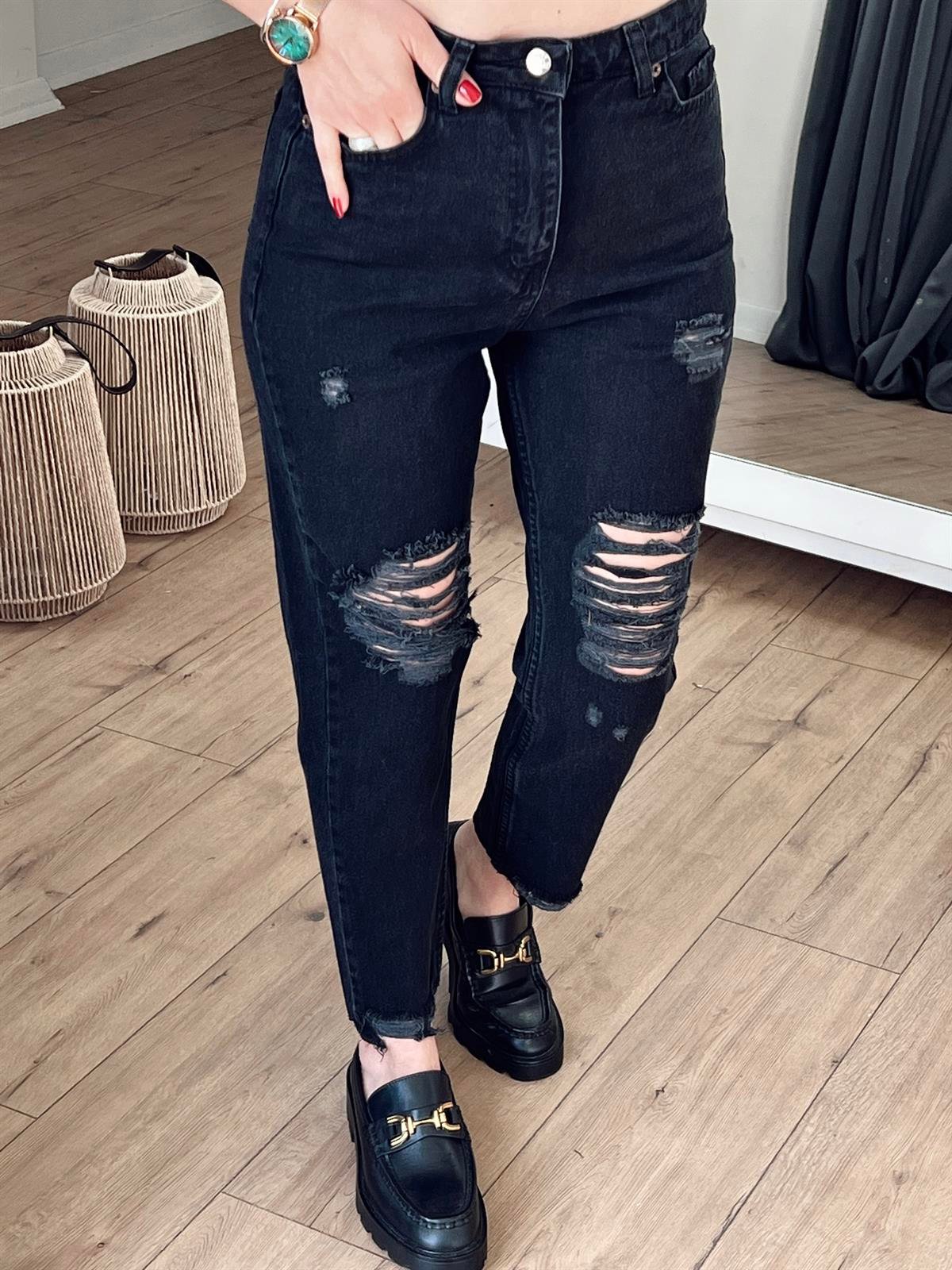 YIRTIK DETAYLI MOM JEAN SİYAH