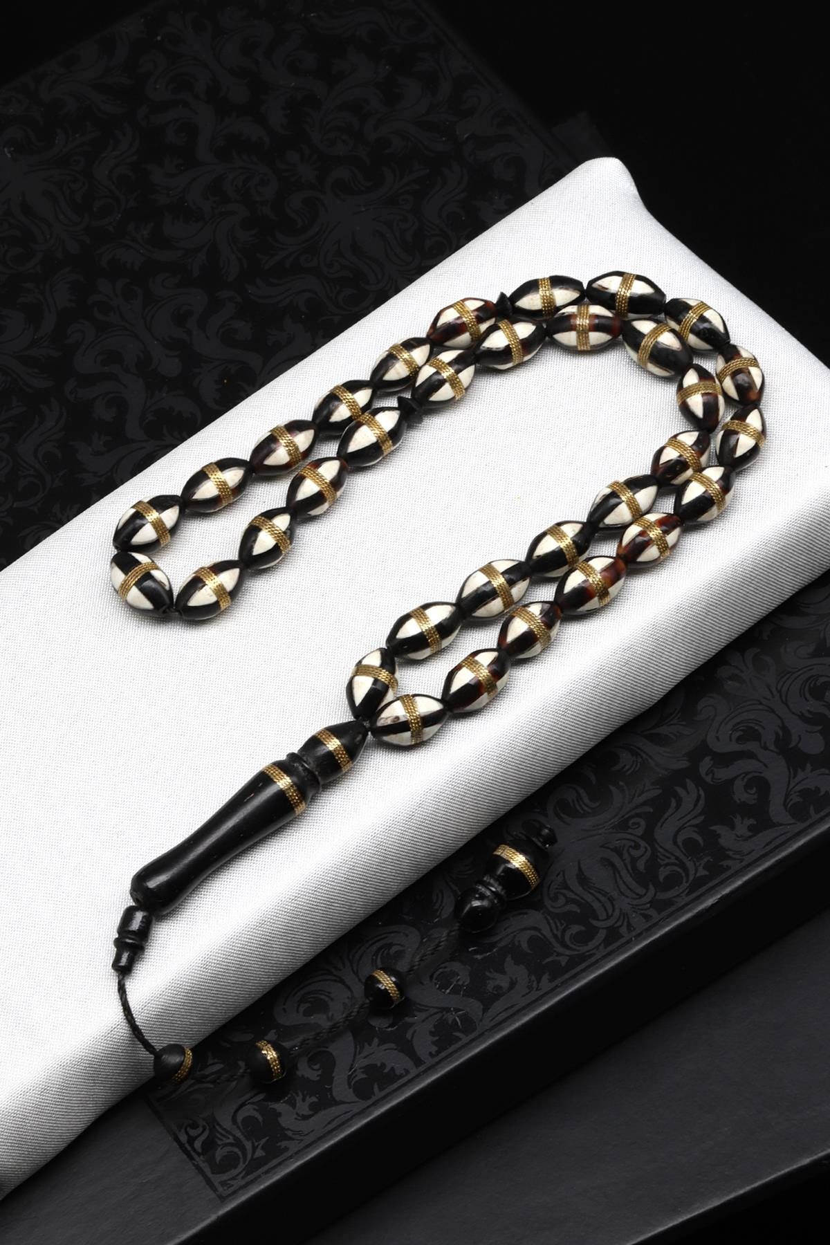 İşlemeli Kuka Tesbih 7 x 11 mm Arpa Kesim