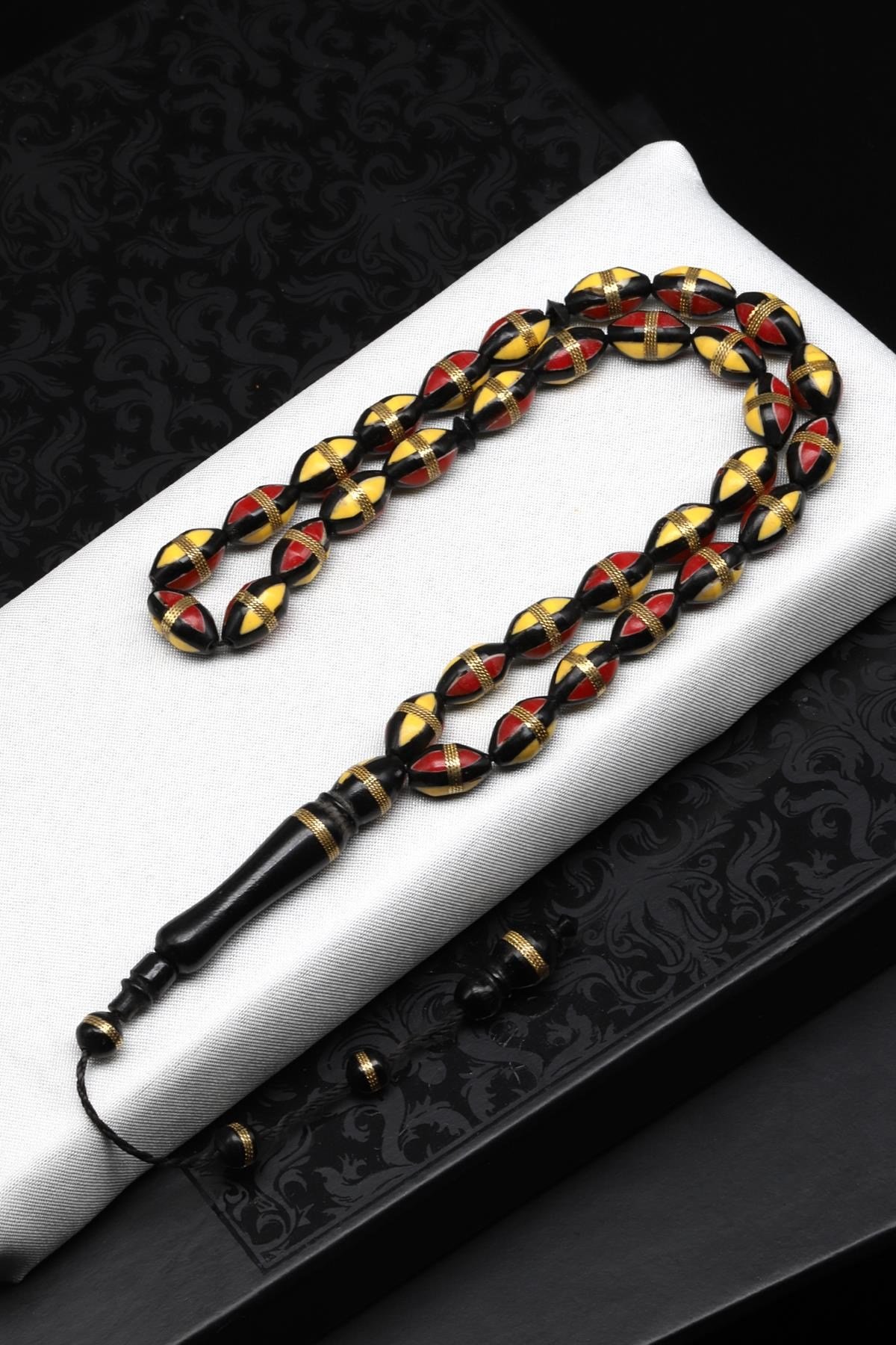 İşlemeli Kuka Tesbih 7 x 12 mm Arpa Kesim