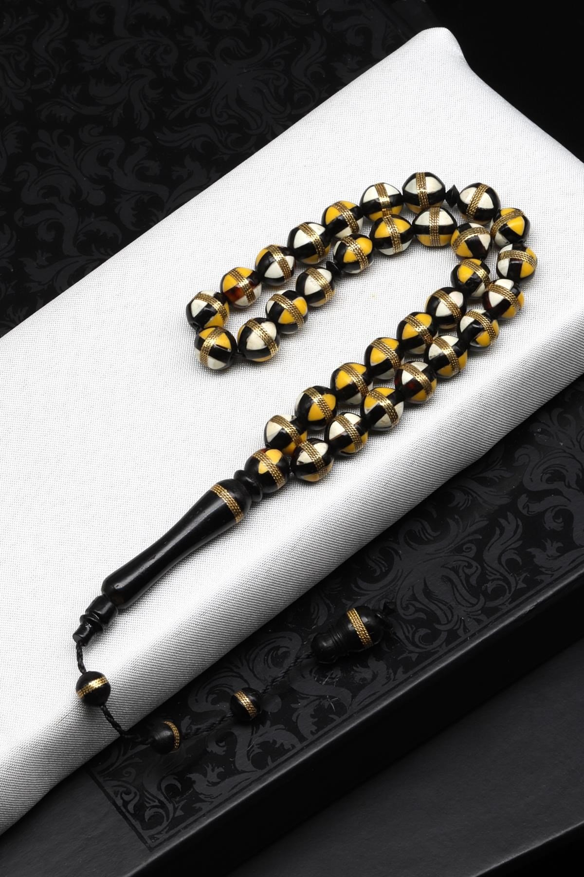 İşlemeli Kuka Tesbih 7 x 8 mm Küre Kesim