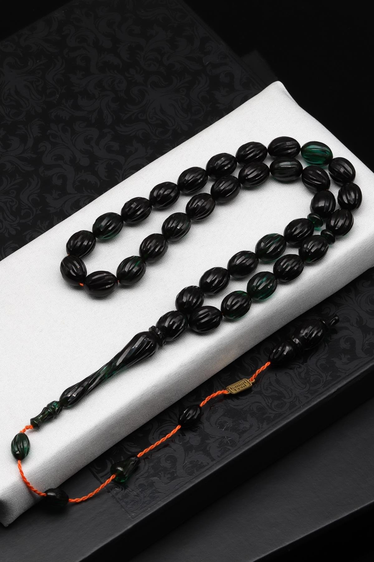 Kalem Oyma İşçilikli Yeşil Sıkma Tesbih 8 x 11 mm Beyzi Kesim