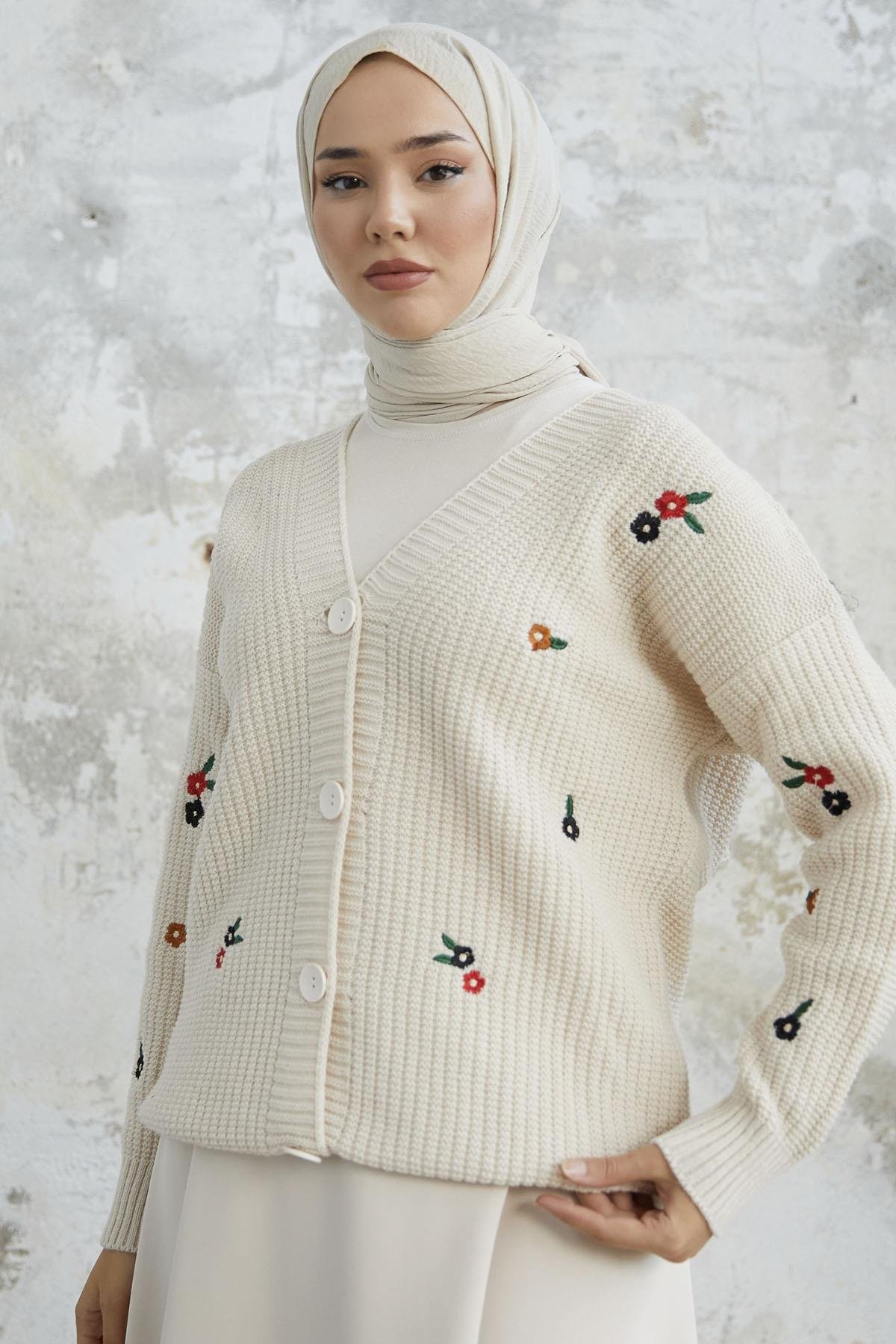 Helly Papatya İşlemeli Hırka - Bej
