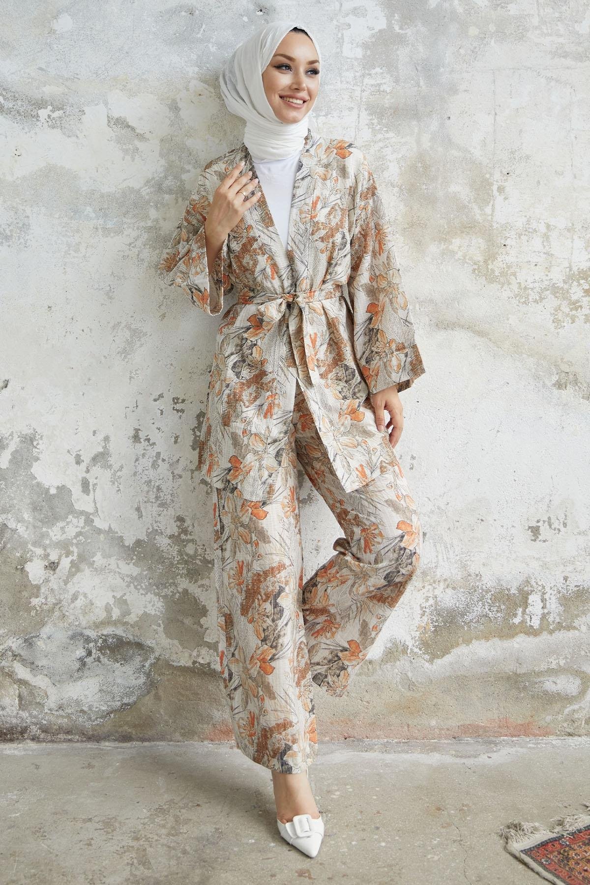 Kamelya Çiçek Desen Kimono Takım - Kahve