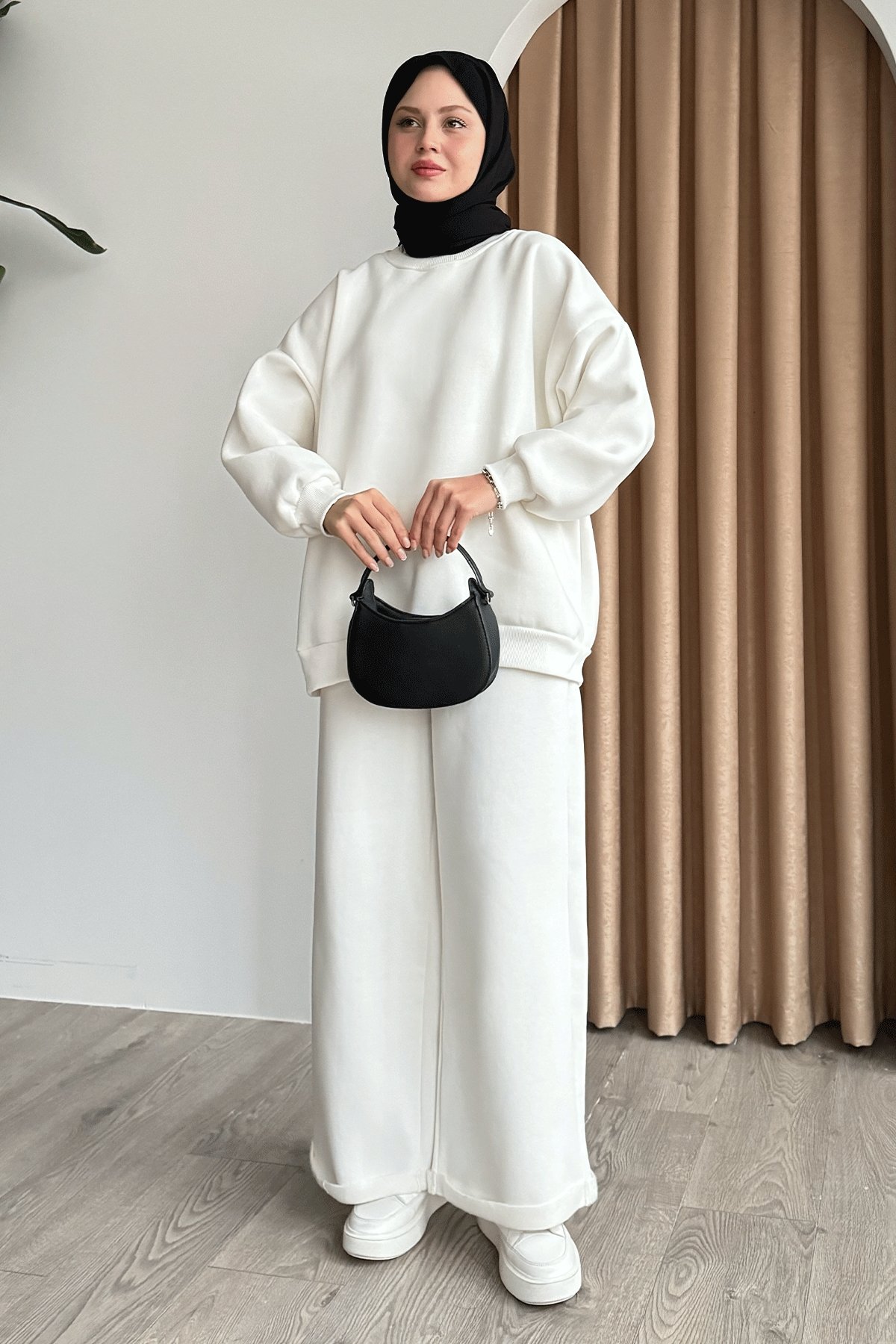 Şardonlu Basic Beyaz Sweat
