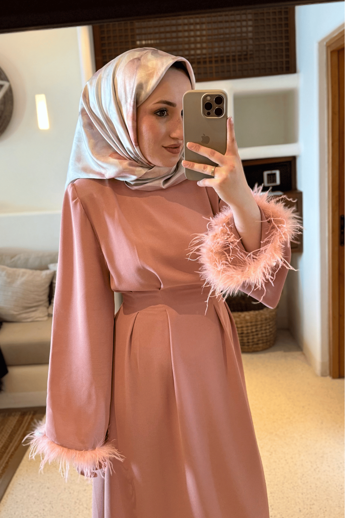 Kolları Tüylü İthal Elbise-Toz pembe - Vakronline