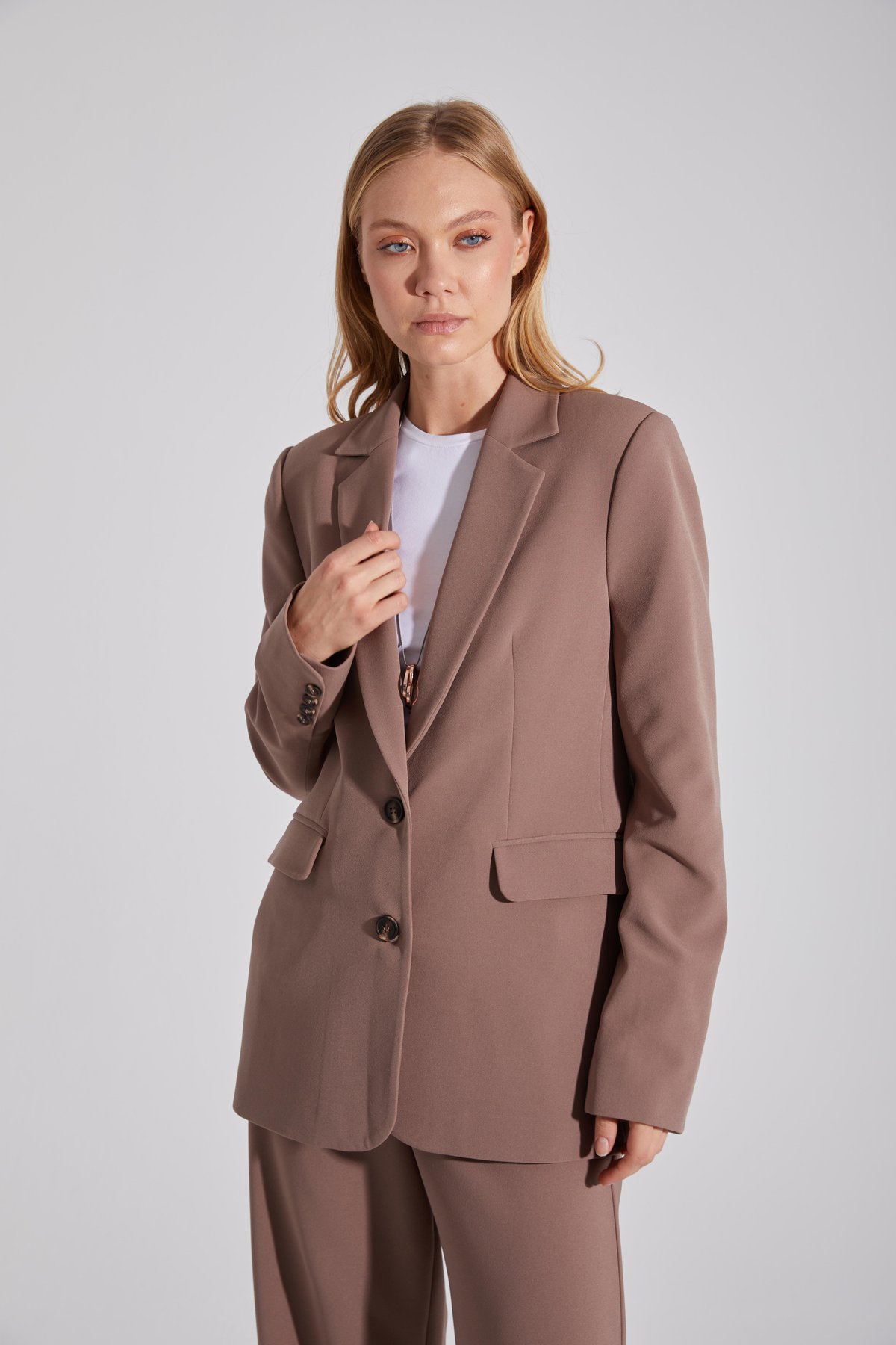 Çift Düğmeli Yırtmaçlı Astarlı Blazer Ceket