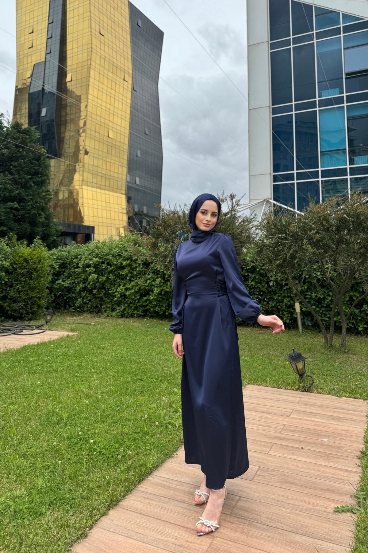 Belden Bağlama Detaylı Saten Tesettür Abiye Lacivert