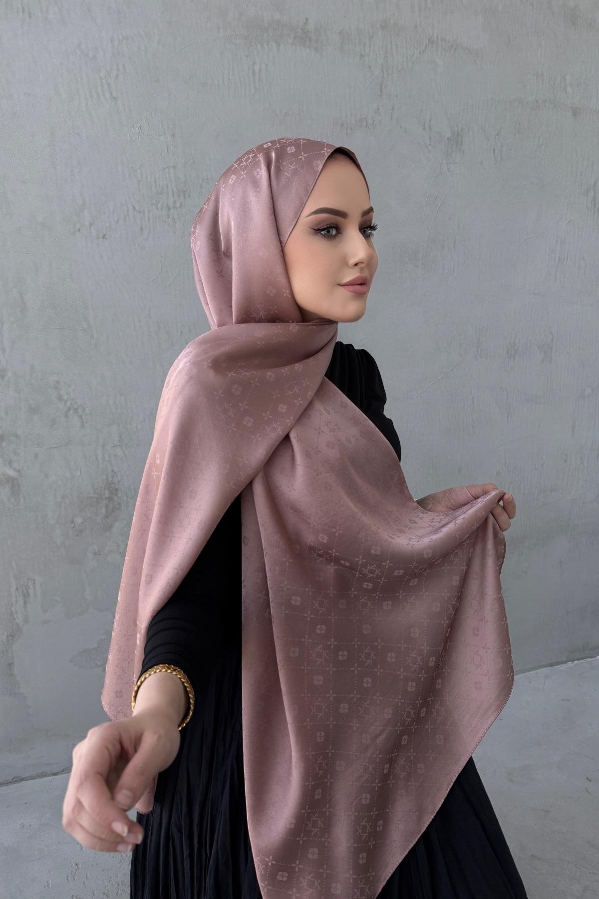 Silky Jacquard Shawl with Dusty Rose Liya Pattern