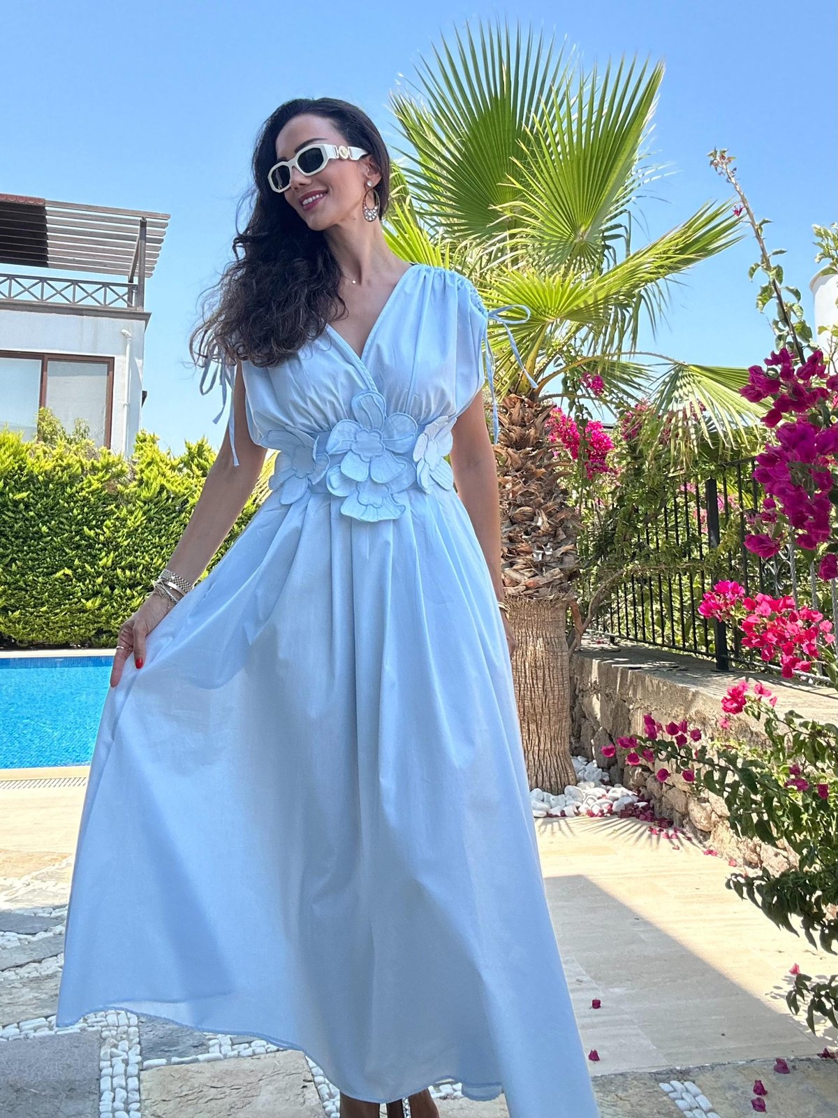 Bebe Mavisi Çiçek Süslemeli Tasarım Elbise 