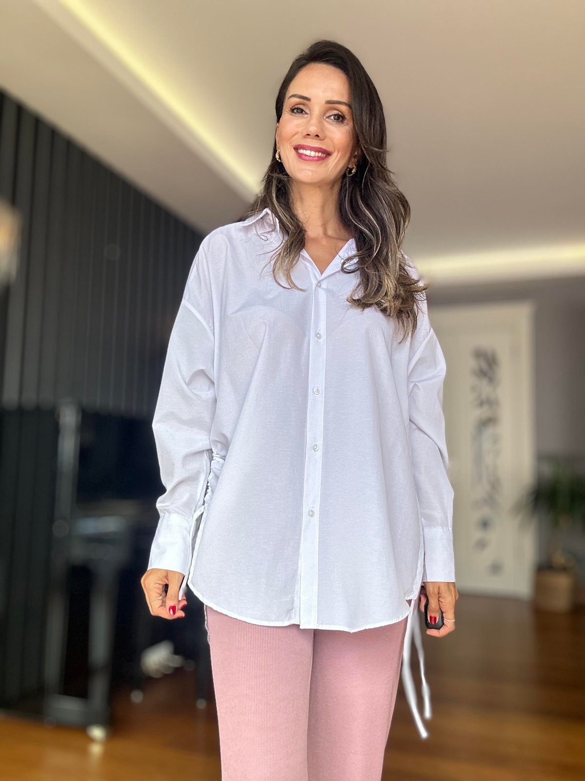 Beyaz Bağcıklı Gömlek