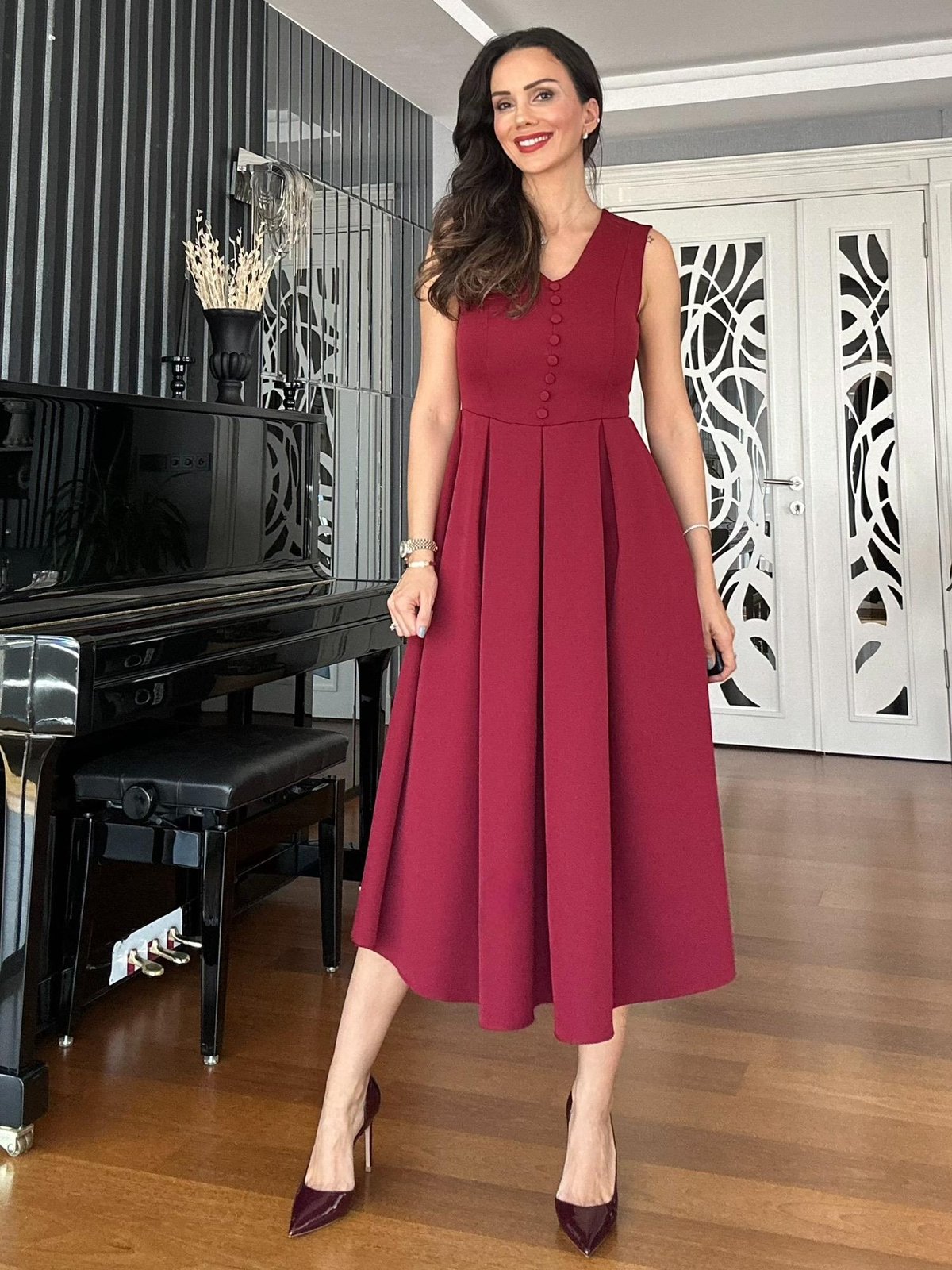 Bordo V Yaka Düğmeli Midi Elbise