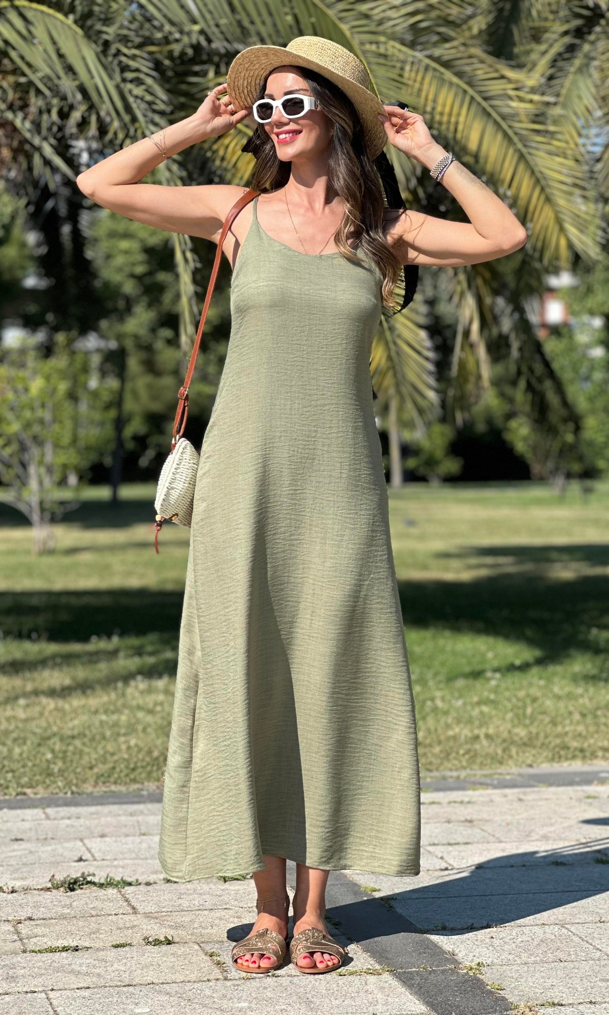 Haki Yeşili İnce Askılı Uzun Keten Elbise