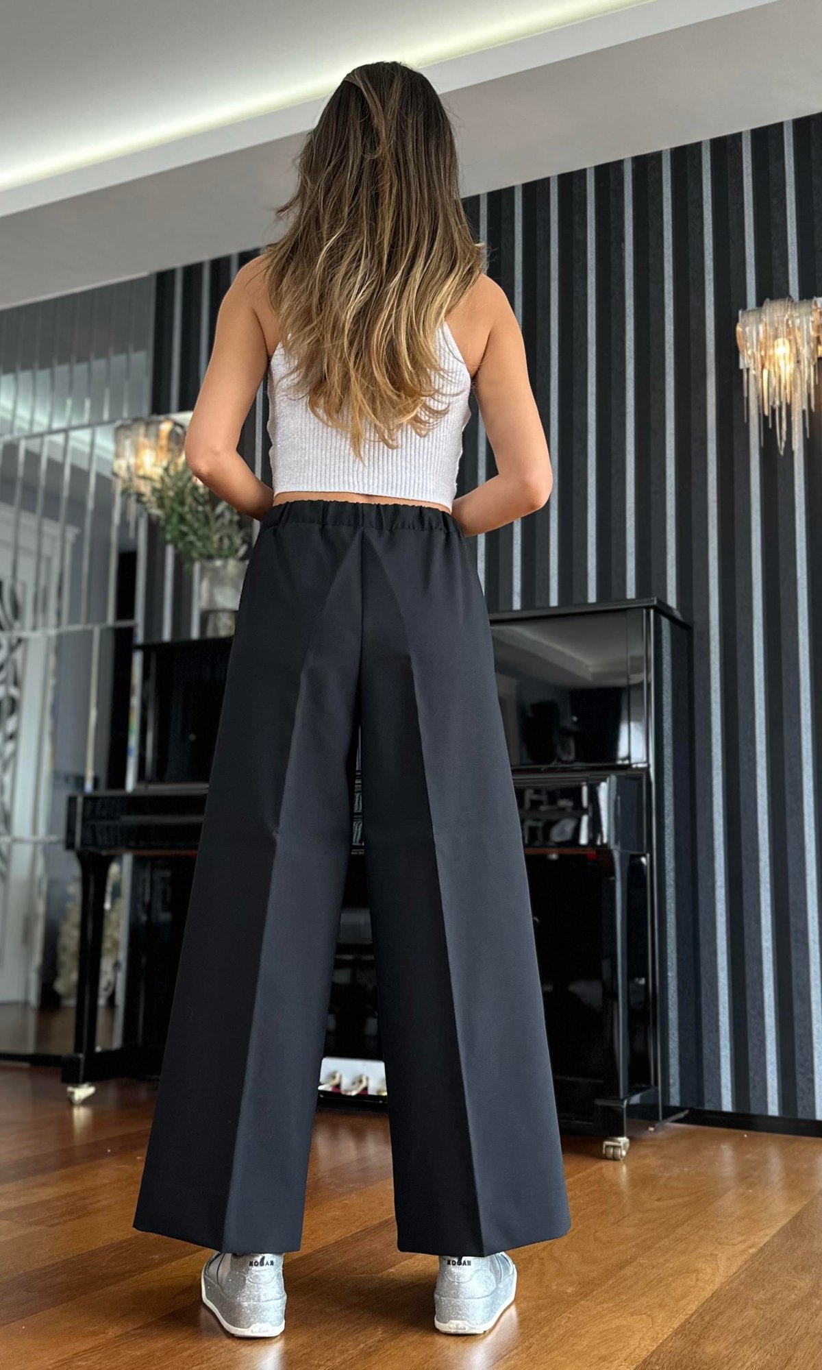 Siyah Beli Lastikli Geniş Kesim Pantolon